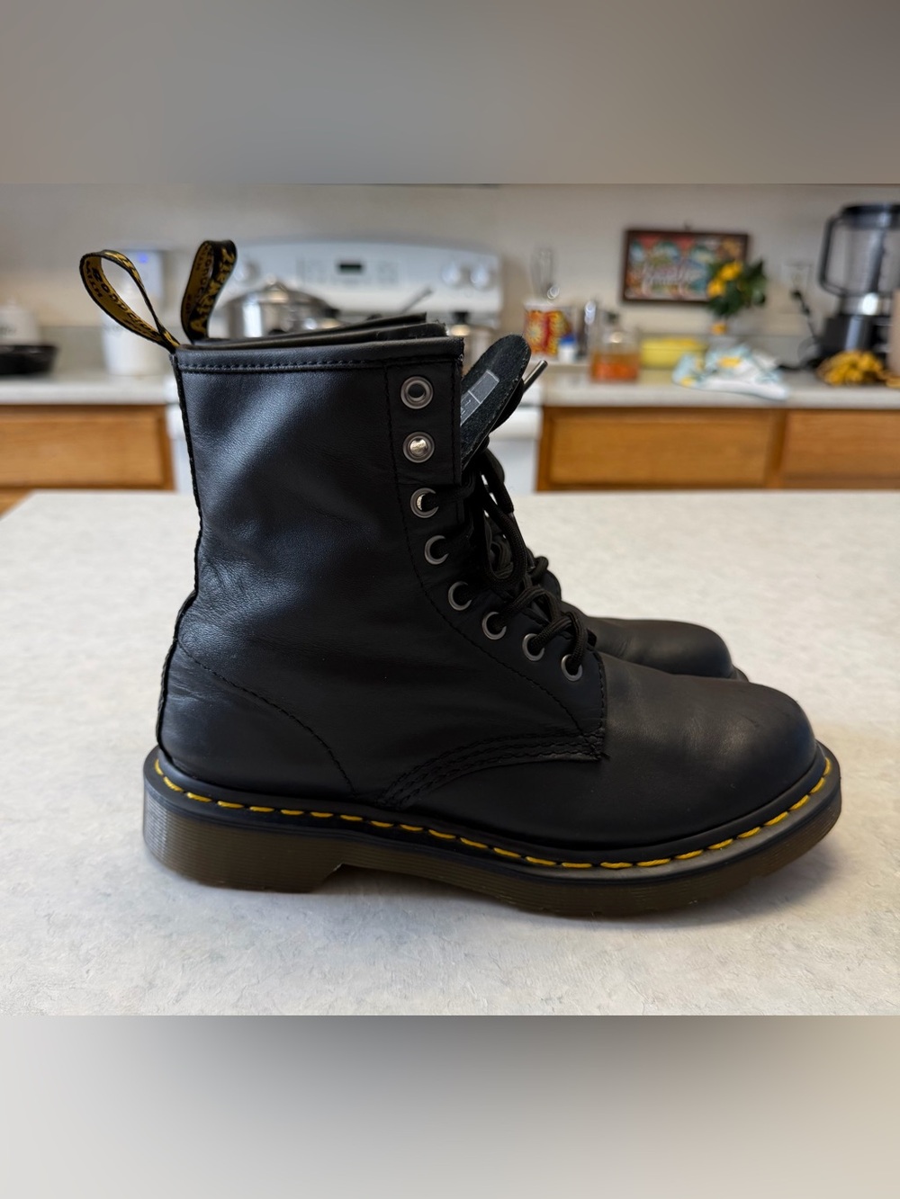 DR MARTEN WOMENS Leather Boots Size 7